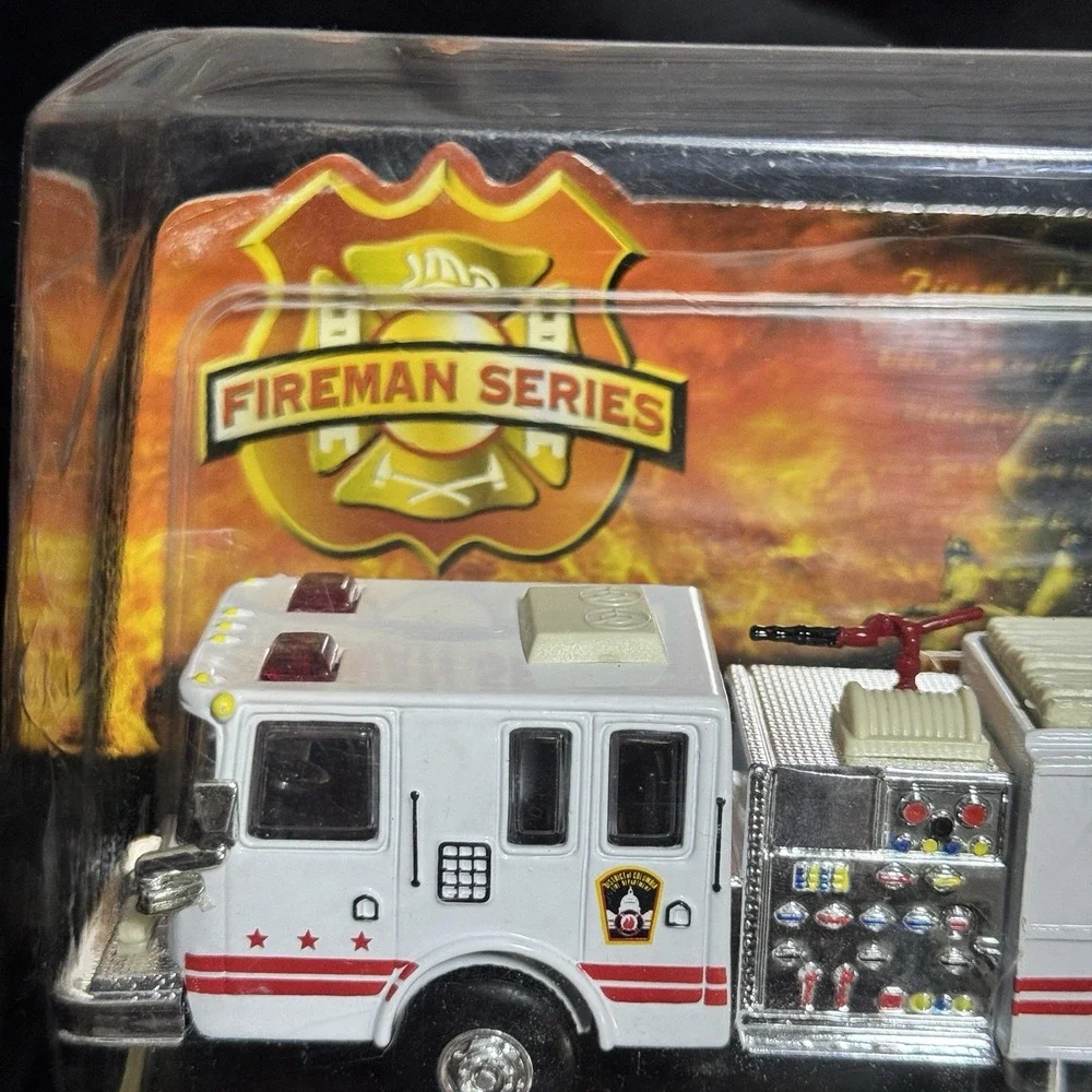 1999 Road Champs Special Collector's Limited Edition diecast fire truck